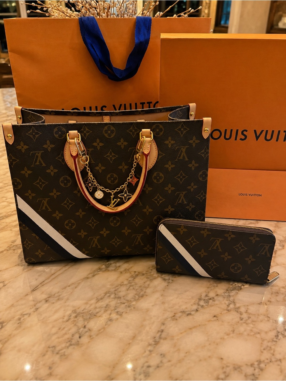Louis Vuitton Monogram NEVERFULL MM Tote customized with matching Zippy Wallet - Picture 5 of 7